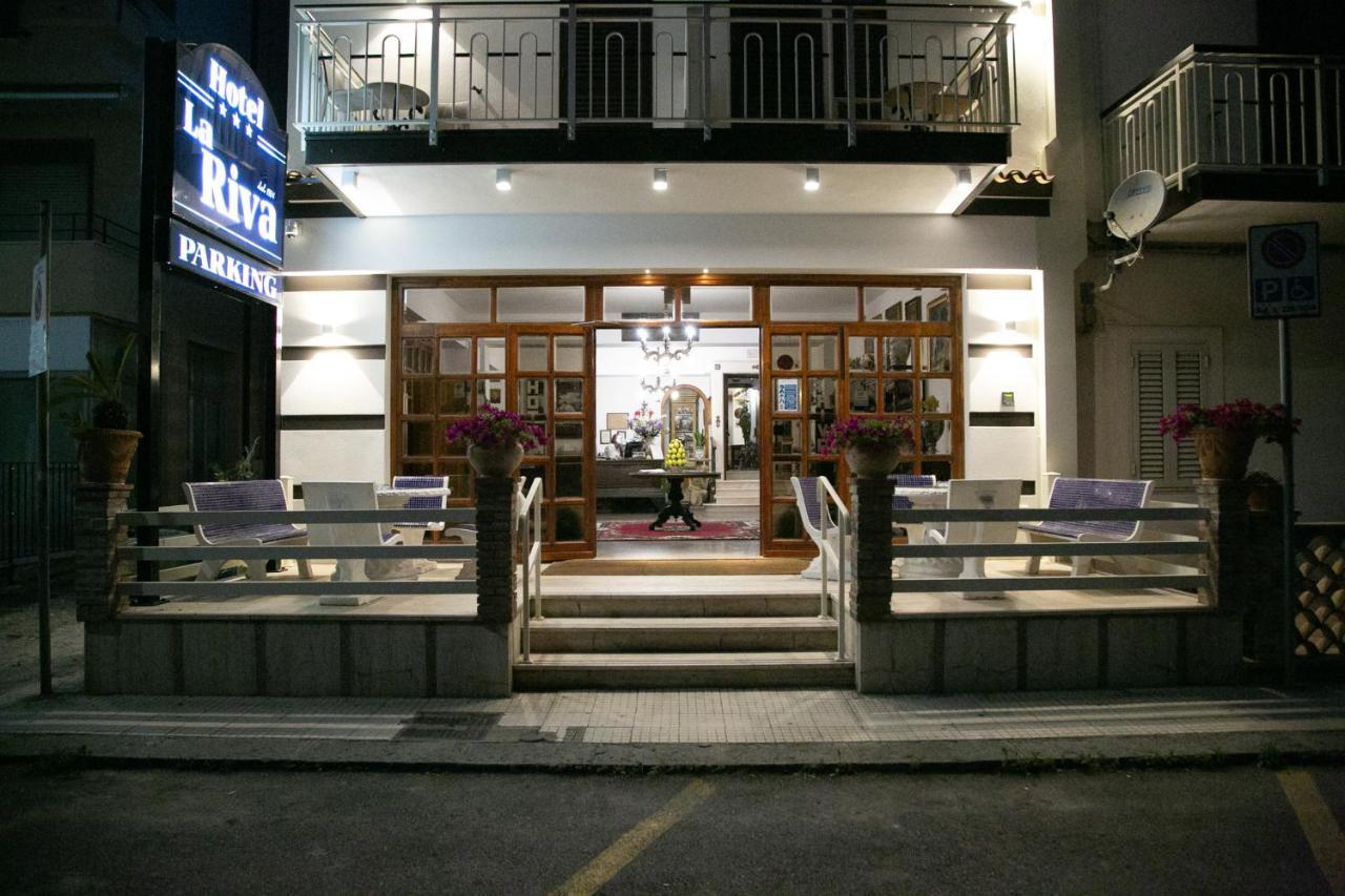 Hotel La Riva Giardini Naxos Exterior foto