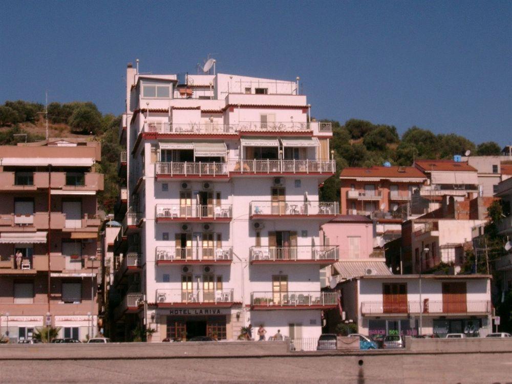 Hotel La Riva Giardini Naxos Exterior foto